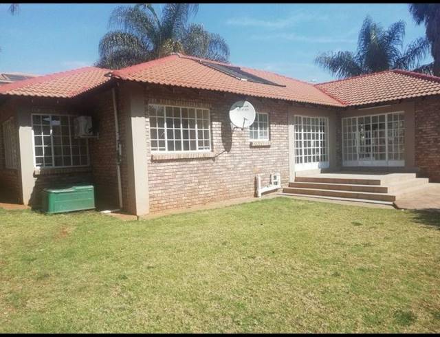 3 BEDROOM PROPERTY TO RENT IN ELDO MANOR